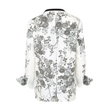 Chaqueta blanca y negra