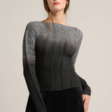 بلوزة مطوية