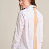 Camisa blanca cinta raya salmón