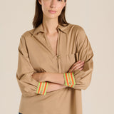 Camisa camel raya verde
