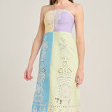 Vestido with embroidered straps